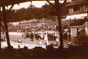 Crowds at the racetrack, Rockville Fair, 1906. MCHS collections.